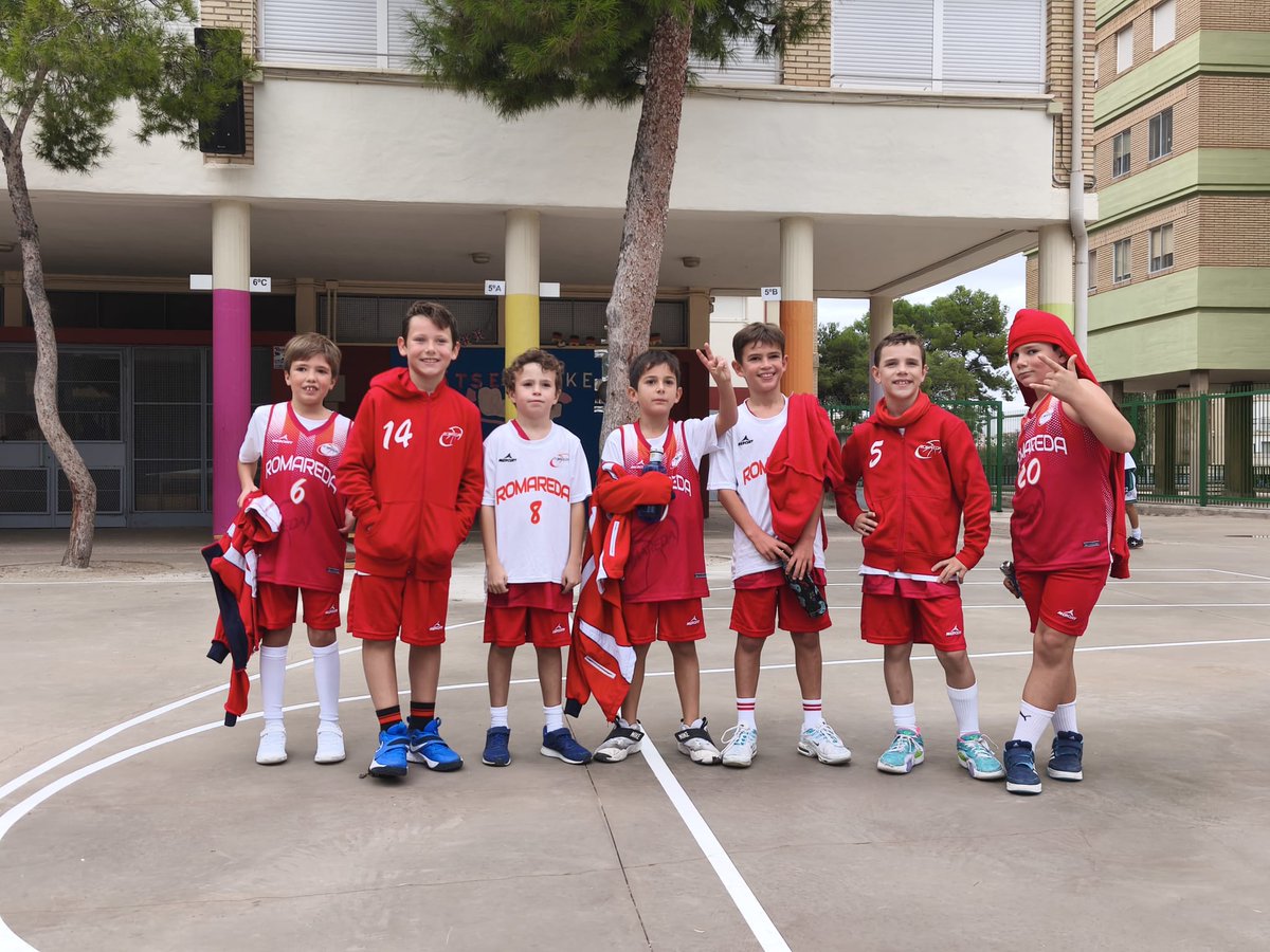 🏀🏀
Buen inicio de nuestros dos benjamines masculinos, que lograron la victoria ante El Salvador y <a href="/Adaagzgz/">Alierta Augusto Salas</a> 
👏👏