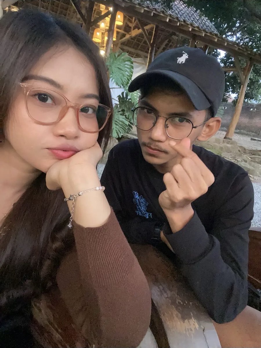 _happiestpia's tweet image. mw ngepost yg lucu”