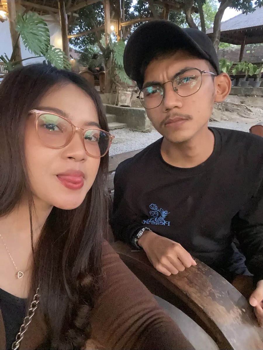 _happiestpia's tweet image. mw ngepost yg lucu”