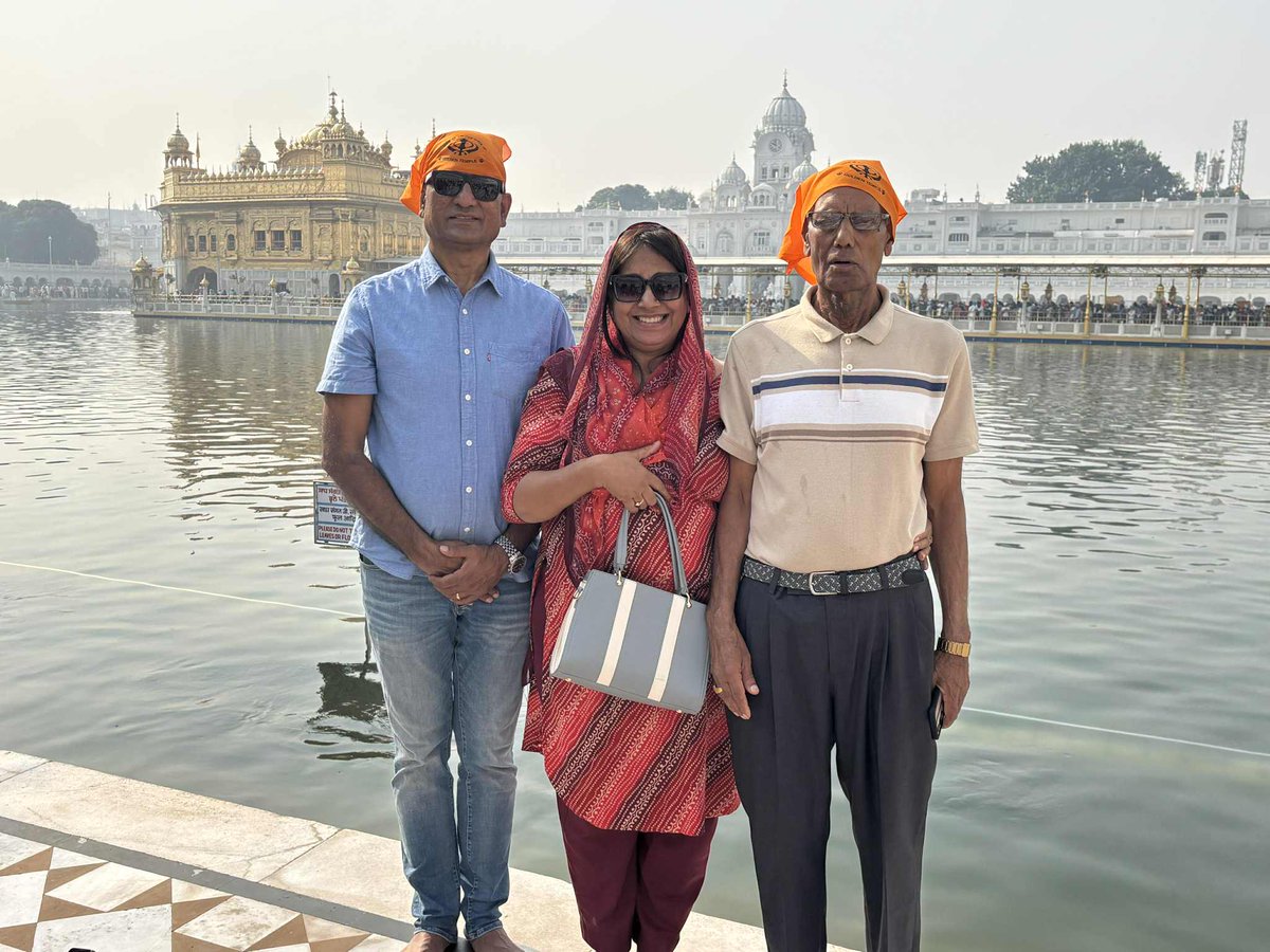 पवित्र हरमन्दिर साहिब (गोल्डेन टेम्पल) को दर्शन गर्ने सौभाग्य प्राप्त भयो। गुरुको कृपा सम्पूर्ण मानवमाथि रहोस्।