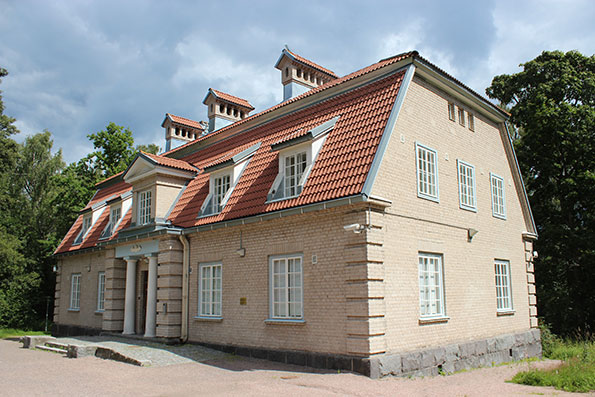 #Helsinki kartanot 🏠 ja huvilat -kokonaisuuteni laajenee pikku hiljaa. Päälle kymmenestä nyt kuvia verkossa. Komeita ovat! 

#kartanot #historia <a href="/helsinki/">Helsingin kaupunki</a> <a href="/Kaupunginmuseo/">Helsinki City Museum</a> <a href="/VisitHelsinki/">Visit Helsinki</a>

hagerlund.net/fi/kokonaisuud…