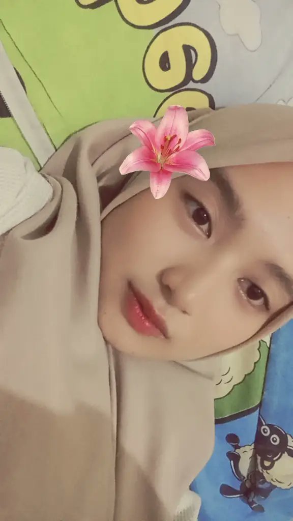 dhiviraaz's tweet image. gabut bgt, mencoba banyak filter apk sebelah yang lucu lucu bgt😭🤏🏻
