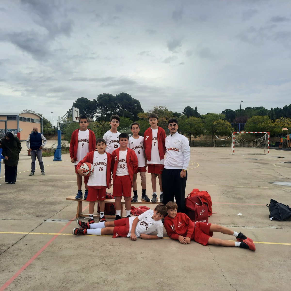 🏀🏀
Dos partidos vibrantes de nuestros dos alevines masculinos que consiguieron dos victorias de mérito en Helios y Agustina y Catalina 
👏👏👏