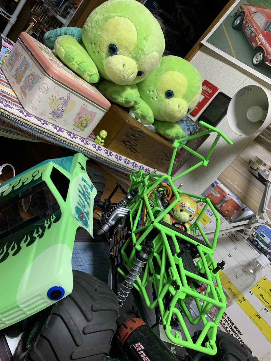 🐢きょうはなにつくってるのかな
🐢🐢ぼくたちのもんすたーとらっくだ！

チビ🐢はやくはしりたいなー

#オルメルのいる生活