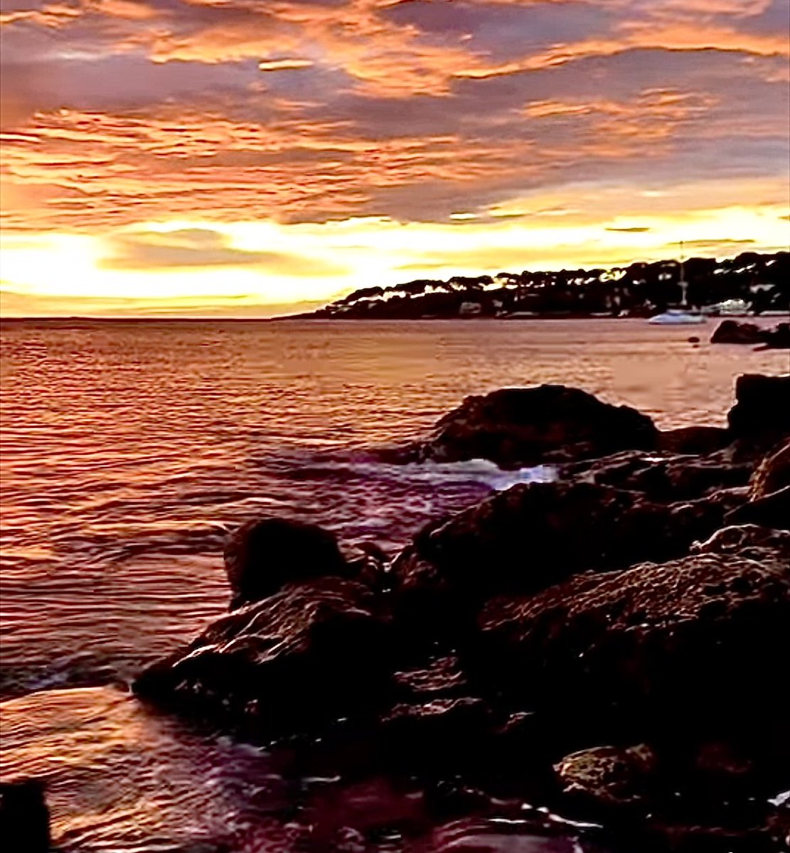 MarikaRoman's tweet image. Bon dimanche 🔥😍
#capdantibes