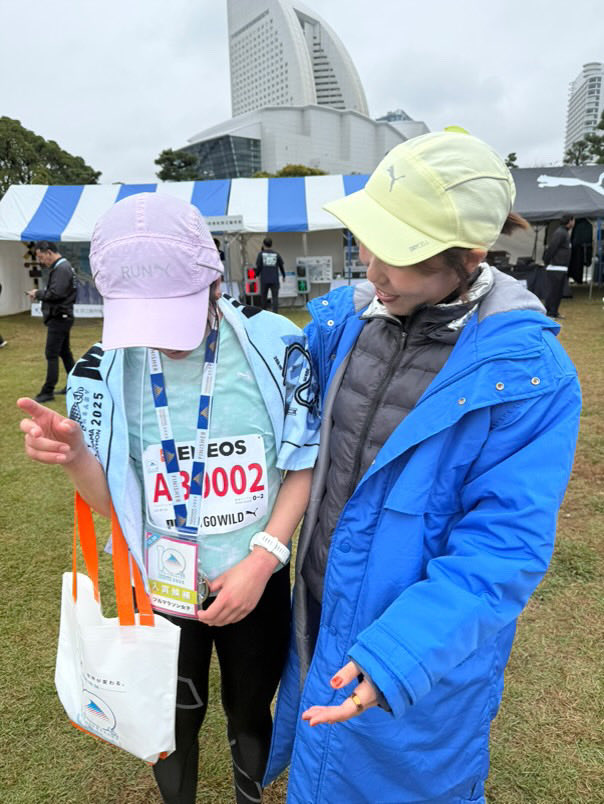 AohaDno's tweet photo. #横浜マラソン
友人に誘われて迷いながらも挑戦！
ちゃっかり入賞🏅✨
PUMAのディヴィエイトニトロ エリートのおかげで2時間台も出ました🙏🐆

現役引退する時ボロボロだったので、
家族に楽しく走ってる姿を地元横浜で見せられて良かったです😊
#PUMA
#ディヴィエイトニトロエリート
#フルマラソン https://t.co/wsOZzqnSBV