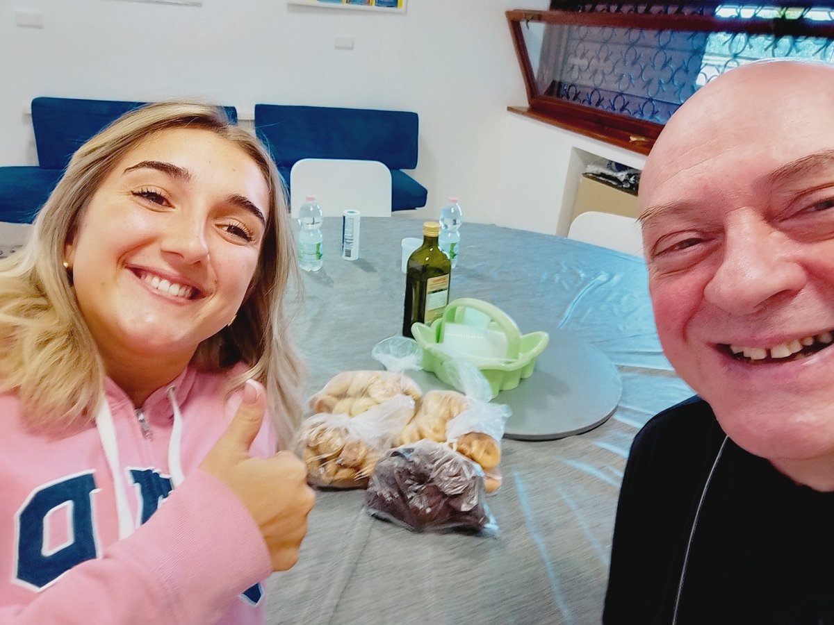 QuinziUgo's tweet image. Gli organizzatori della 2ª Conferenza Nazionale VIVIBILITÀ CITTADINA ieri hanno fatto un dono per le nostre due comunità. La colazione domenicale ha tutto un altro sapore!
Grazie! 🤗
cc @diarioromano @AntonioBuonan15