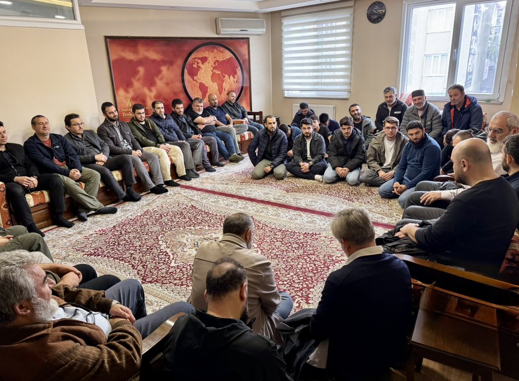 Hayat Rehberi sohbetimize Zonguldak'tan katılan gönüldaşlarımızla hasbihâldeyiz.