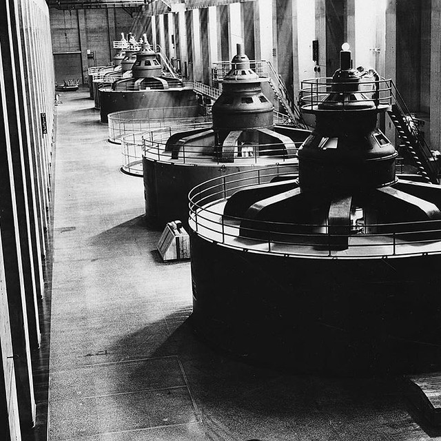 sayan_dey's tweet photo. 26 October 1936 (89 years ago): The first electric generator at Hoover Dam went into full operation.

[2]

#ThisDayInHistory #History #OnThisDay #OTD #ElectricGenerator #HooverDam https://t.co/gKFwoeqyUz