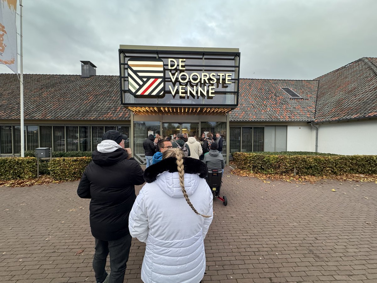 cindy_ve's tweet photo. Lets go #DeVoorsteVenne #EAPBeurs #Efteling https://t.co/77HSjTIoao