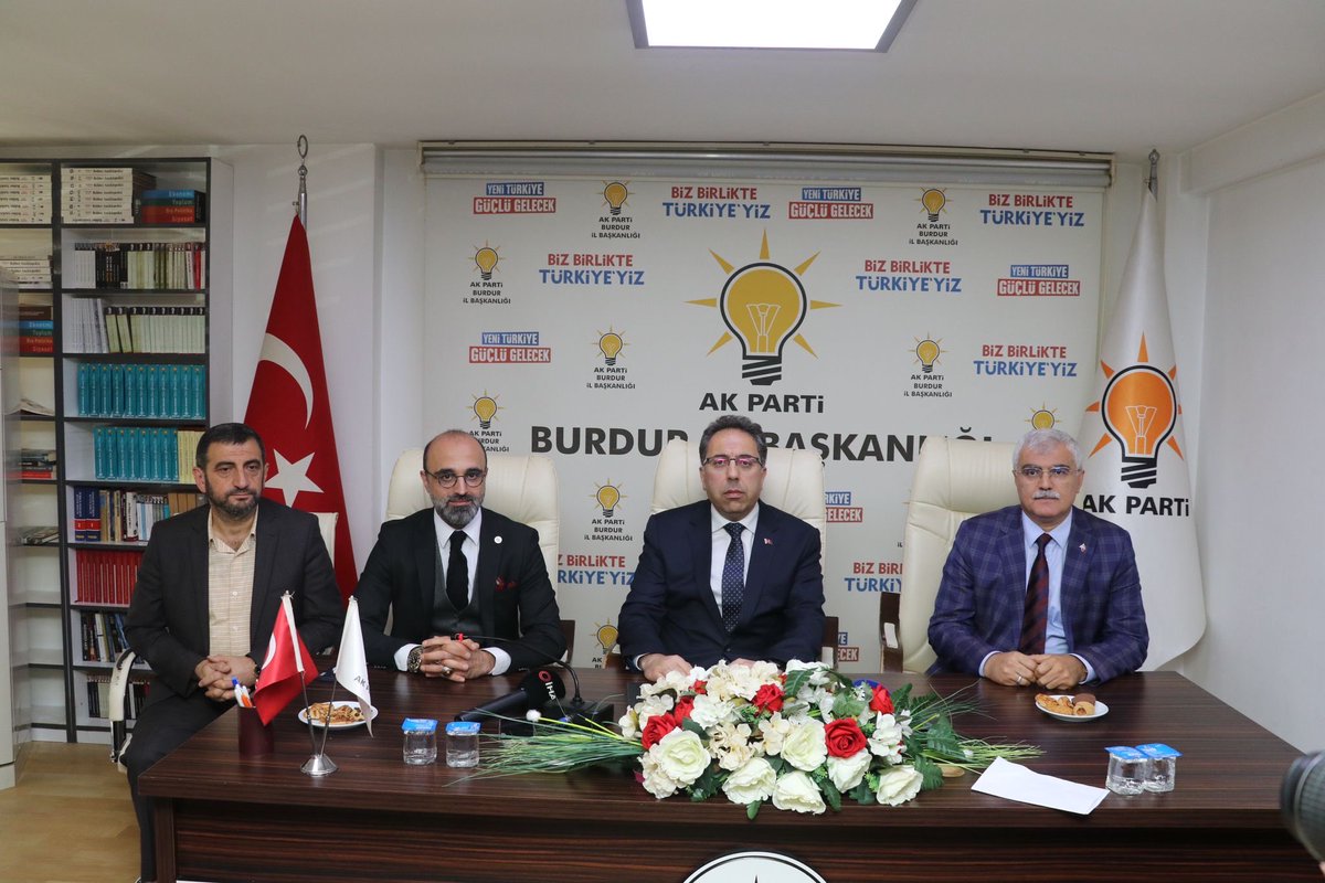 Tarım ve Orman Bakan Yardımcımız, Hemşehrimiz Sayın Ahmet Gümen'in muhterem validesi Şengül Özkan'ın vefatını üzüntüyle öğrenmiş bulunuyoruz. 

Cenazesi yarın öğlen Düğer Köyünden kaldırılacaktır. 

Merhume teyzemize Allahtan rahmet, acılı ailesine sabırlar dileriz.