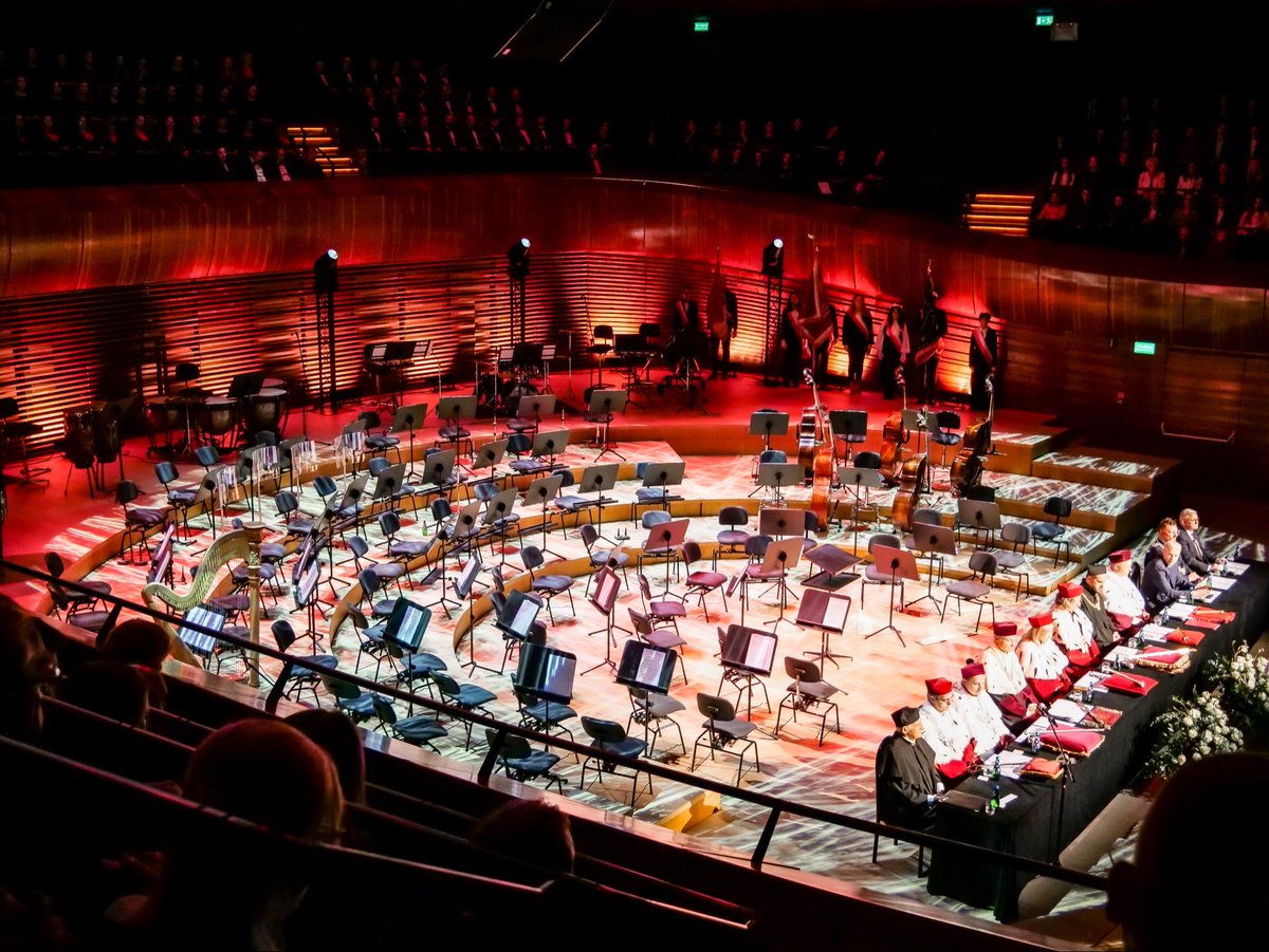 🎓 Uczelnia Varsovia na Międzyuczelnianej Inauguracji Roku Akademickiego 2025/26 w Europejskim Mieście Nauki Katowice 2024
To był wyjątkowy dzień dla całego środowiska akademickiego! 🌍✨

✨Za nami Międzyuczelniana Inauguracja Roku Akademickiego 2025/26, gromadząc