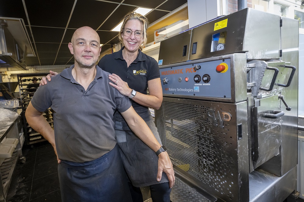 Bakker Kaptein vindt oplossing in WP Multimatic Pico na vertrek bakker. 

Om brood, stukswerk, gebak en specialiteiten te kunnen blijven aanbieden, is efficiëntie noodzakelijk.

Lees het artikel "Automatisering als oplossing voor personeelstekort" op beko-techniek.nl/blog/item/auto…