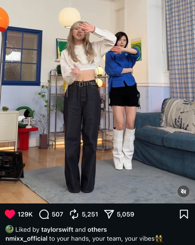 AboutMusicYT's tweet image. Lily of NMIXX reacts to Taylor Swift liking her video:

&quot;I&apos;M FREAKING OUT, Taylor swift liked the reel??? I cried so much I&apos;m not even gonna lie, an embarrassing amount, all foundation ruined, Taylor Swift knows I exist!&quot;