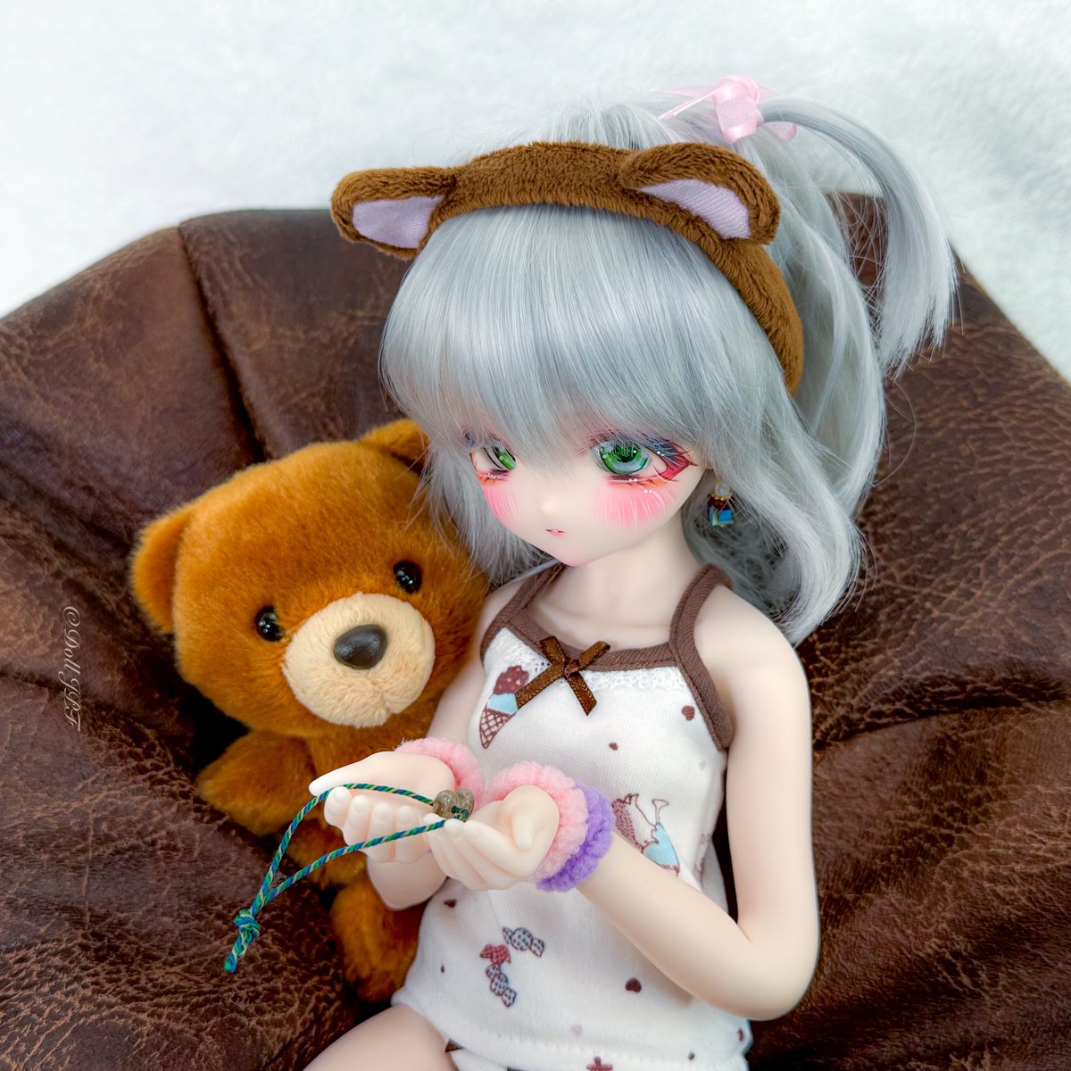 AndroidPDF's tweet image. Doll F: ハイ、和那ちゃんの勾玉だよ💕 (o^^o)
和那ちゃん: ニャ💕 ヾ(Φ∀Φ)/
#出雲型勾玉 #勾玉 #アナヒータストーンズ  #magatama #anahitastones #puppy52dolls #ナナイロテントウ #nanairotentou  #atelieromega #ランテっこ #mdd和那 #mddはいいぞ #catgirl #dolljpf