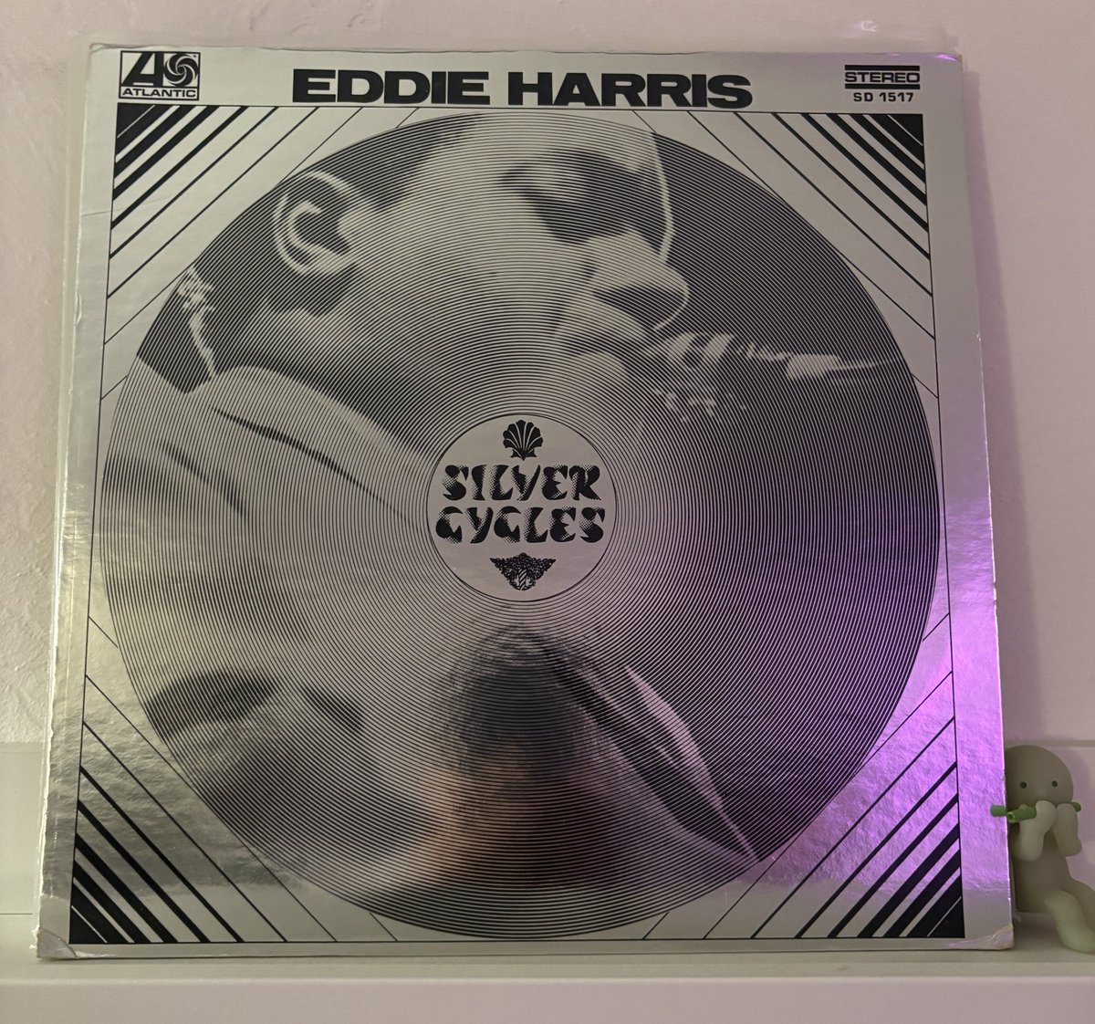#NowPlaying #Jazz 1969 us stereo. A very shiny Eddie Harris album. Wades into some fusion-y electronics in this. Other than the opening kinda corny Latin song for radio play the rest of this is really good esp the electronic touches in side 2