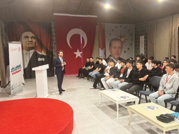 Diyarbakirmem's tweet photo. Maziden Atiye Diyarbakır Programı Gençleri Kadim Şehirde Buluşturdu

Millî Eğitim Bakanlığımız koordinesinde yürütülen "Maziden Atiye Diyarbakır" programı, bu yıl Ardahan, Artvin, Bayburt, Erzurum, Gaziantep, Gümüşhane, Kars ve Rize illerinden gelen öğrencilerin katılımıyla gerçekleştirildi.

🔗https://t.co/Qm6FnZW17V

@tcmeb @Yusuf__Tekin 
@yilmaznazif @vali_zorluoglu 
@sadoglu_salih @mebmazidenatiye