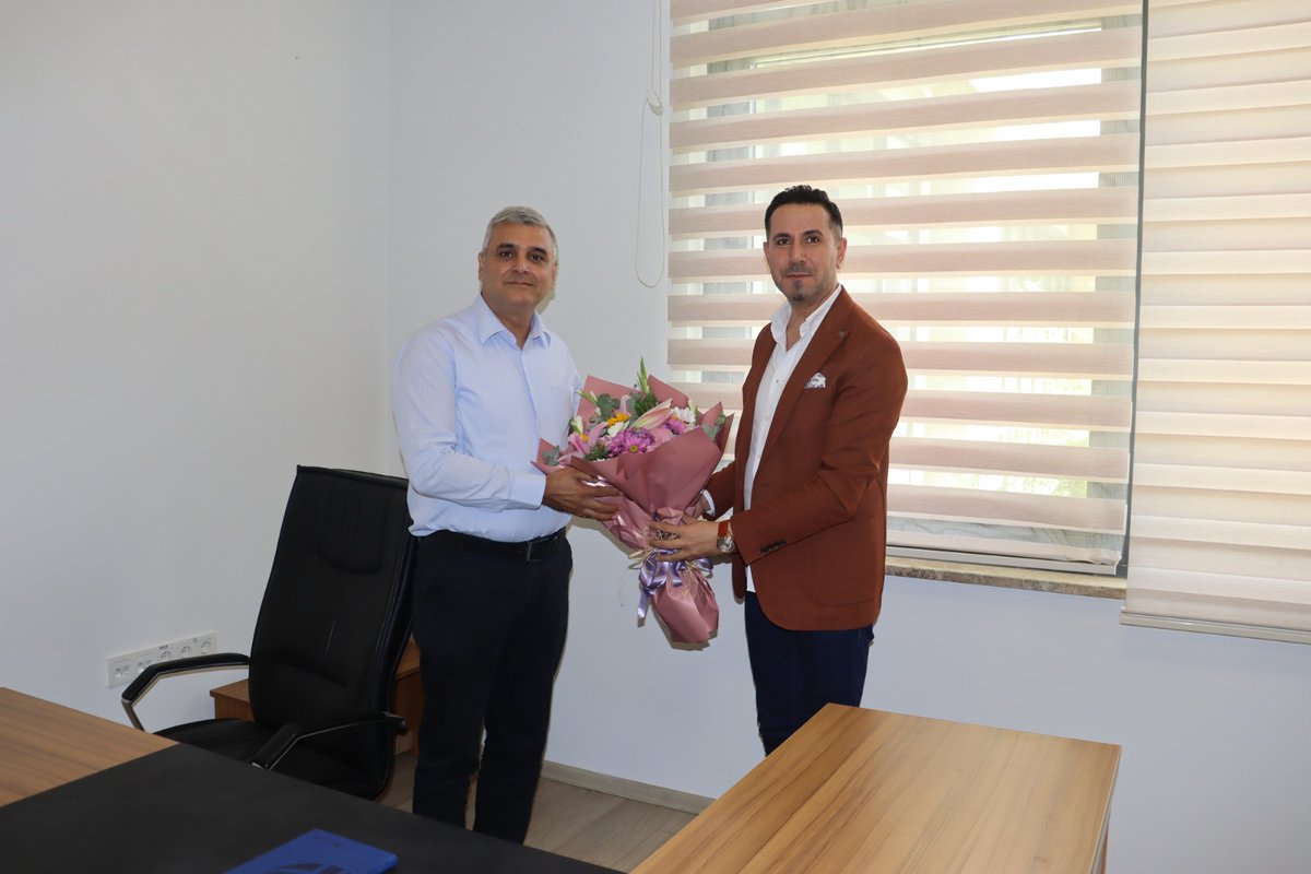 🔷Şube Başkanımız ve Yönetim Kurulu Üyelerimiz ATÜ İnşaat Mühendisliği Bölüm Başkanı Prof. Dr. Serkan Tokgöz'ü makamında ziyaret etti. Üniversiteye bu yıl başlayan inşaat mühendisliği öğrencileriyle derslikte yapılan toplantıda ise genç-İMO ve  Oda konusunda sohbet edildi.