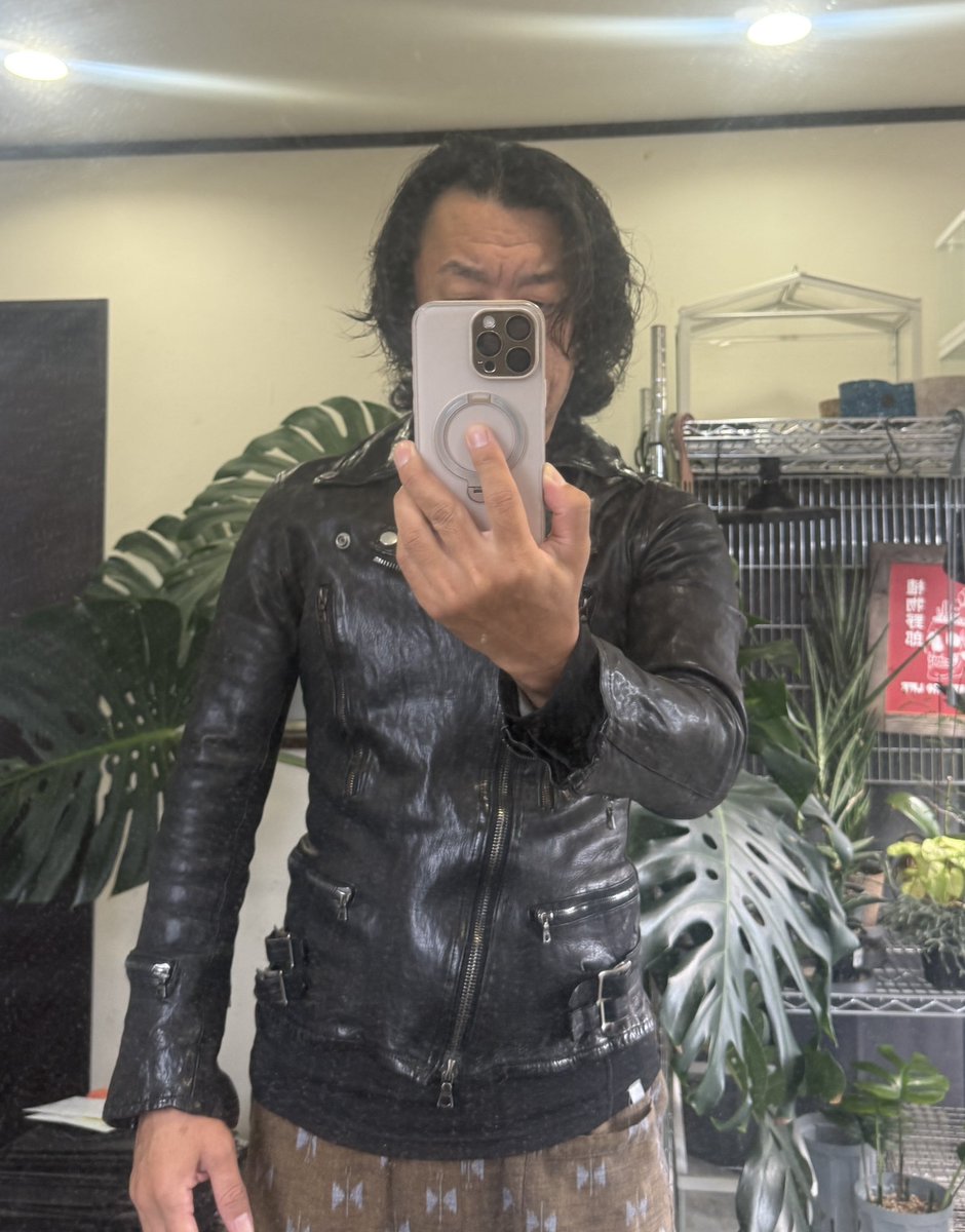 バックラッシュという好きなレザーブランドのライダース 3年目くらいで