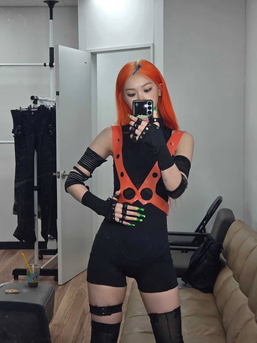 chaewon archive tweet media