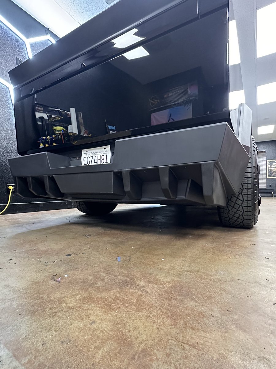 Waido bodykit and gloss black PPF