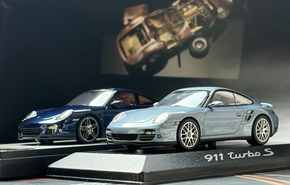 cshenry38's tweet photo. Minichamps 997 Turbo S 
Makeup Vision  Porsche 997 Turbo
#Porsche #997 https://t.co/QnHv0k1Yt5