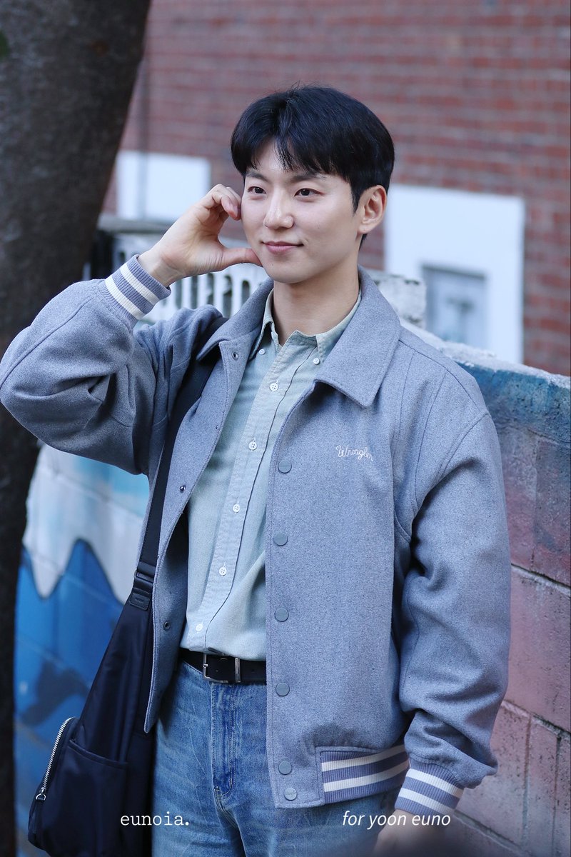 everyeuno's tweet photo. 251025 N번의 우연 퇴근길

본공 가즈아!

#윤은오 #yooneuno https://t.co/On3XImjNS2