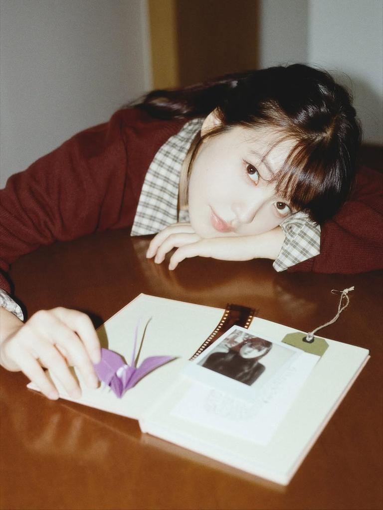 yerivmie's tweet image. take a closer step, discover the new world beneath rabbit hole's main gate and watch me summoning magic through my fingertips. ﾟ ◠ 𖦹 ۪ 🐇 speaking as a wonder-seeker, it's never going to be a miss to lay an eye on me. 🌿