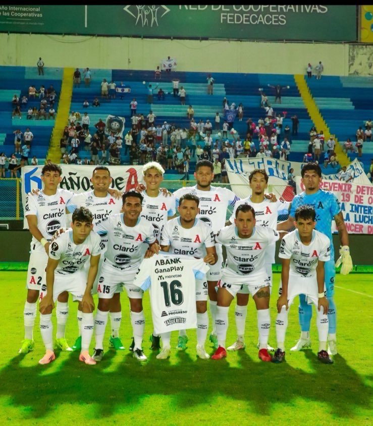 LE TIENEN MÁS ODIO A MI EQUIPO QUE AMOR AL SUYO 
El partido pasado estaban dé aniversario JAJAJA