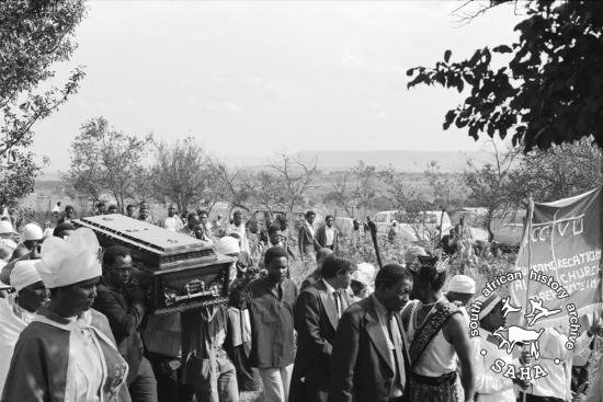 History ZAR (@historysazar) on Twitter photo Funeral procession of Driefontein leader Saul Mkhize who was killed by police at a community meeting, 16 April 1983. Photo by Gille de Vlieg/ SAHA Funeral procession of Driefontein leader Saul Mkhize who was killed by police at a community meeting, 16 April 1983. Photo by Gille de Vlieg/ SAHA
