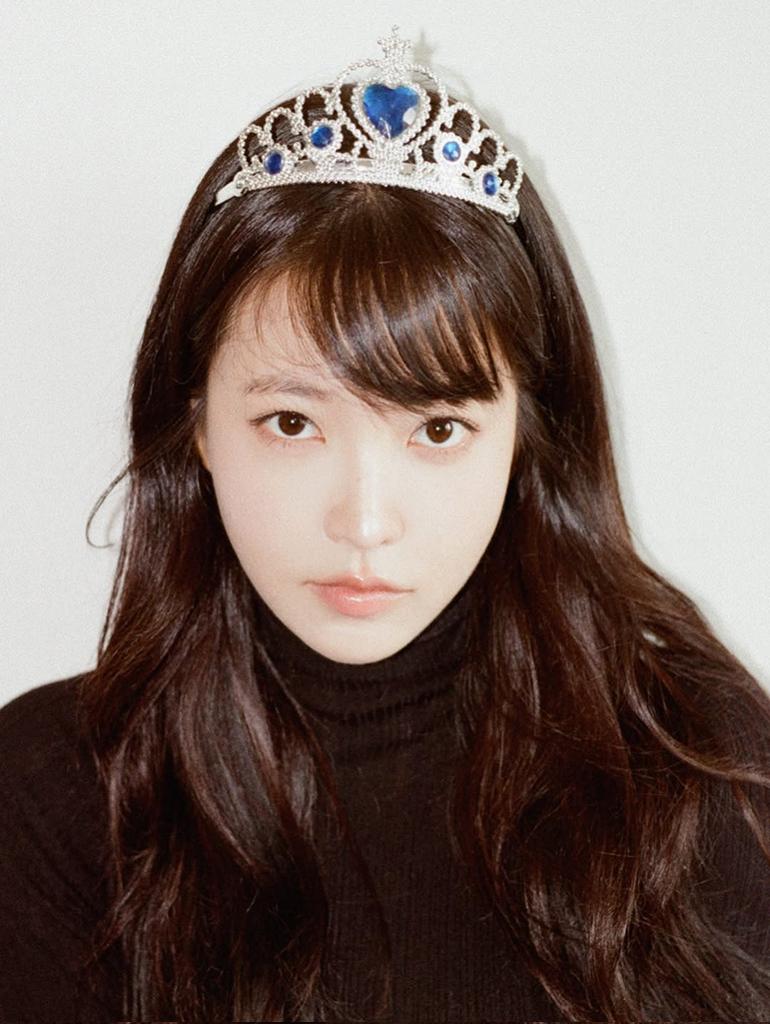 yerivmie's tweet image. apparently i'm just a little princess in everyone's eyes, an adorable blueberry pie with so much to achieve. ⊹ ⠀࣪⠀୨୧ silky hair, twinkling eyes, and a blushing soul—only things you need to make me bloom evenly.