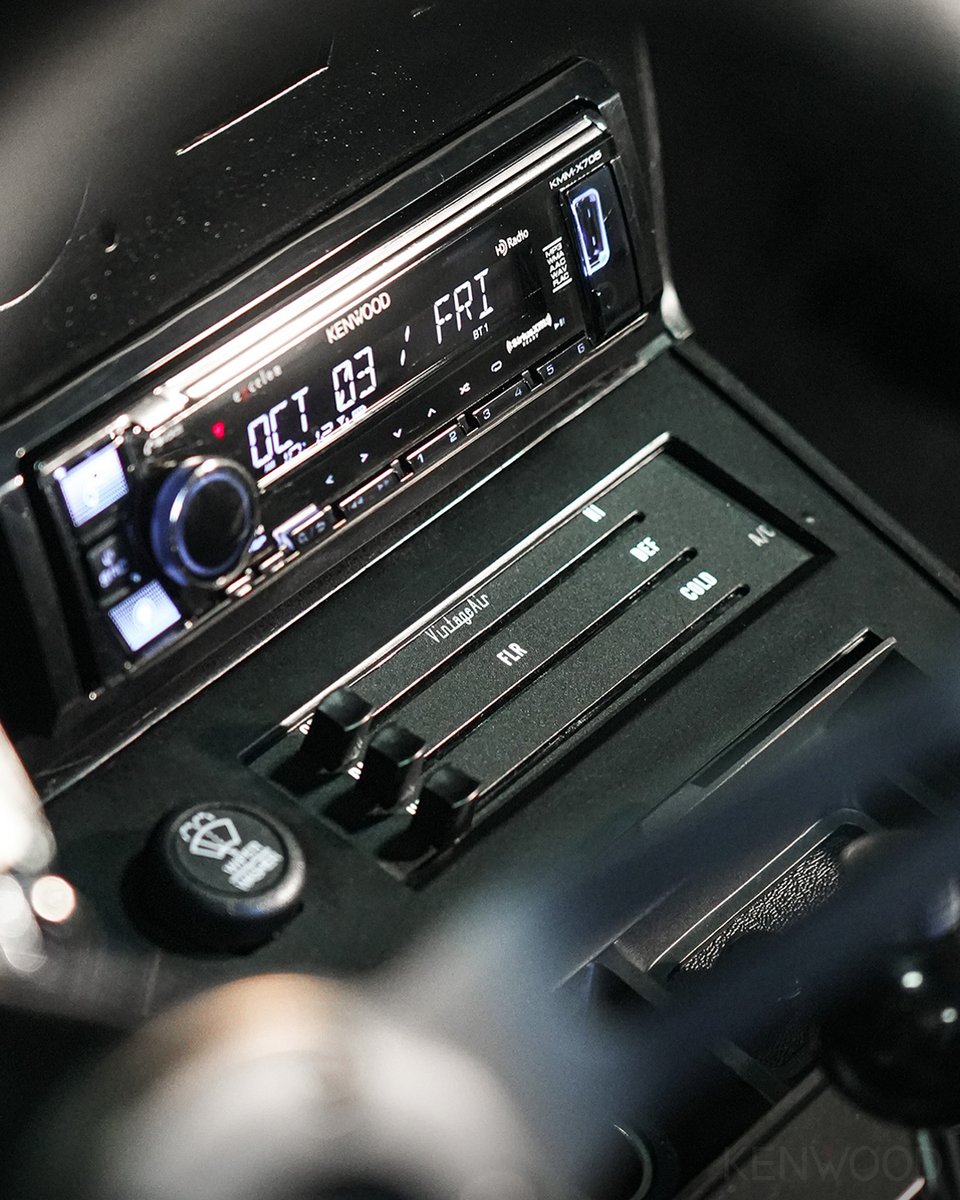 Check out this clean Corvette completed with a Kenwood install done by @rbrrestoration! 👏

#KenwoodUSA
#LiveConnectedDriveConnected