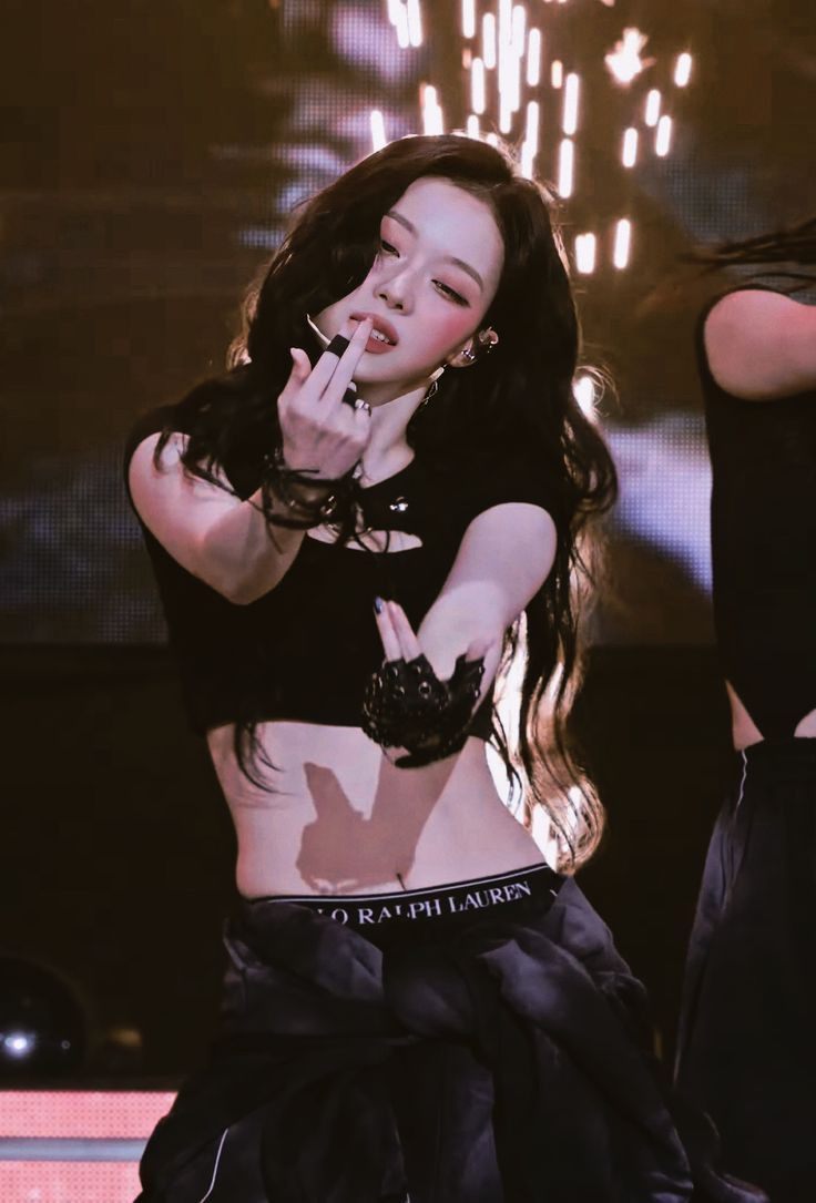vvinterluvs's tweet photo. you guys don’t forget this... https://t.co/SBi0VYxm5Y