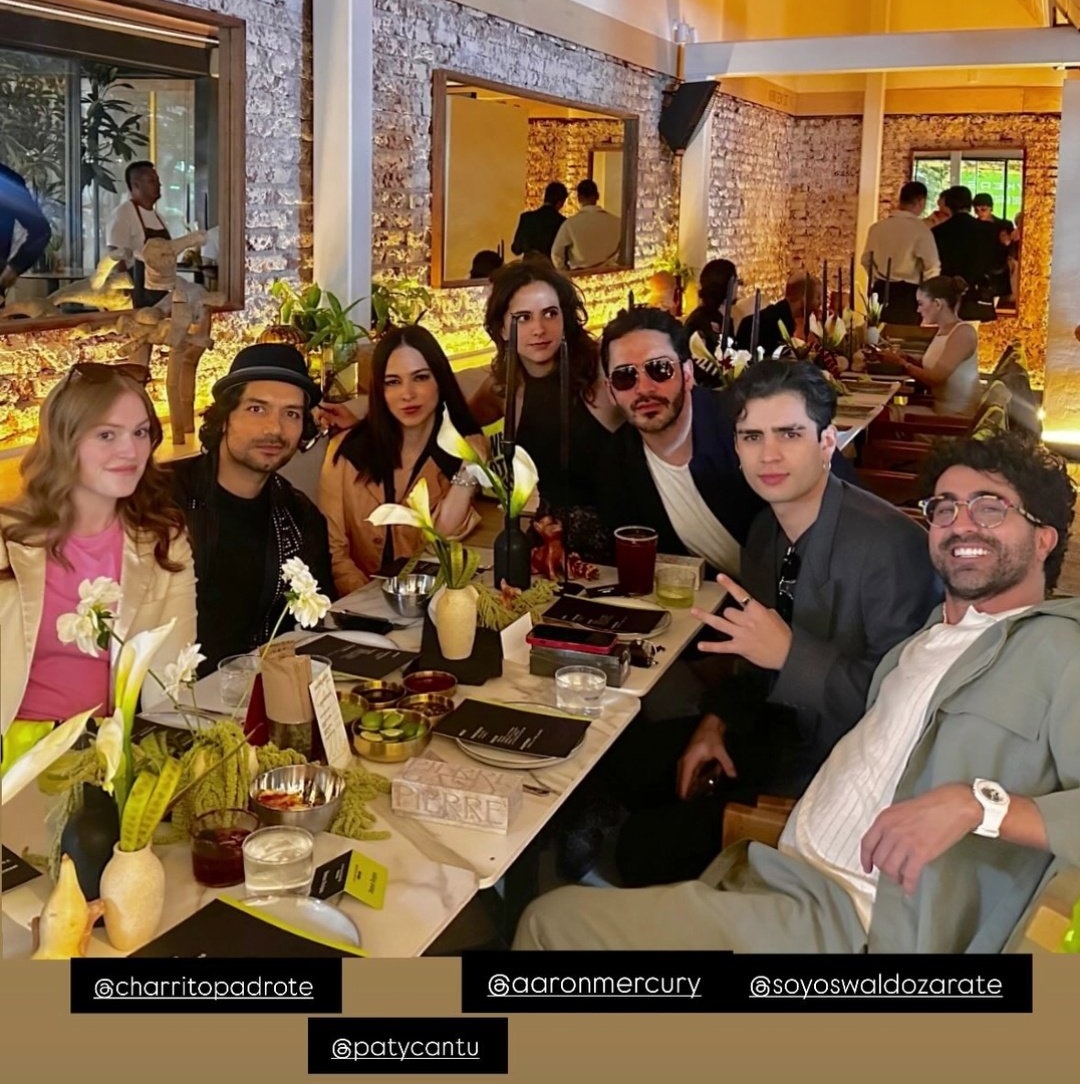 iluv_myhope's tweet image. Aarón se nos va a grandes ligas y sé que más pronto de los que imaginamos va a estar colaborando con marcas top🙂‍↕️🤞🏻✨️

DONDE ESTA AARON
#LaCasaDeAaron
