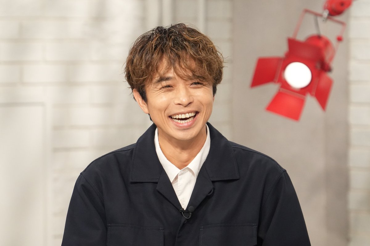 oshare_clip_ntv's tweet photo. 今夜10時の #おしゃれクリップ
ゲストは #井ノ原快彦 さん💚

「家族みたいなもんだと思う」
V6解散の裏で交わしたある“約束”

厳しかった父から人生で初めての手紙。
1049文字で綴られた父の思いに
あふれた涙と本音とは。

13歳からの仲だという 
#松岡昌宏 さんからのアンケートも☺︎
お楽しみに☾ https://t.co/AfaKafePjK