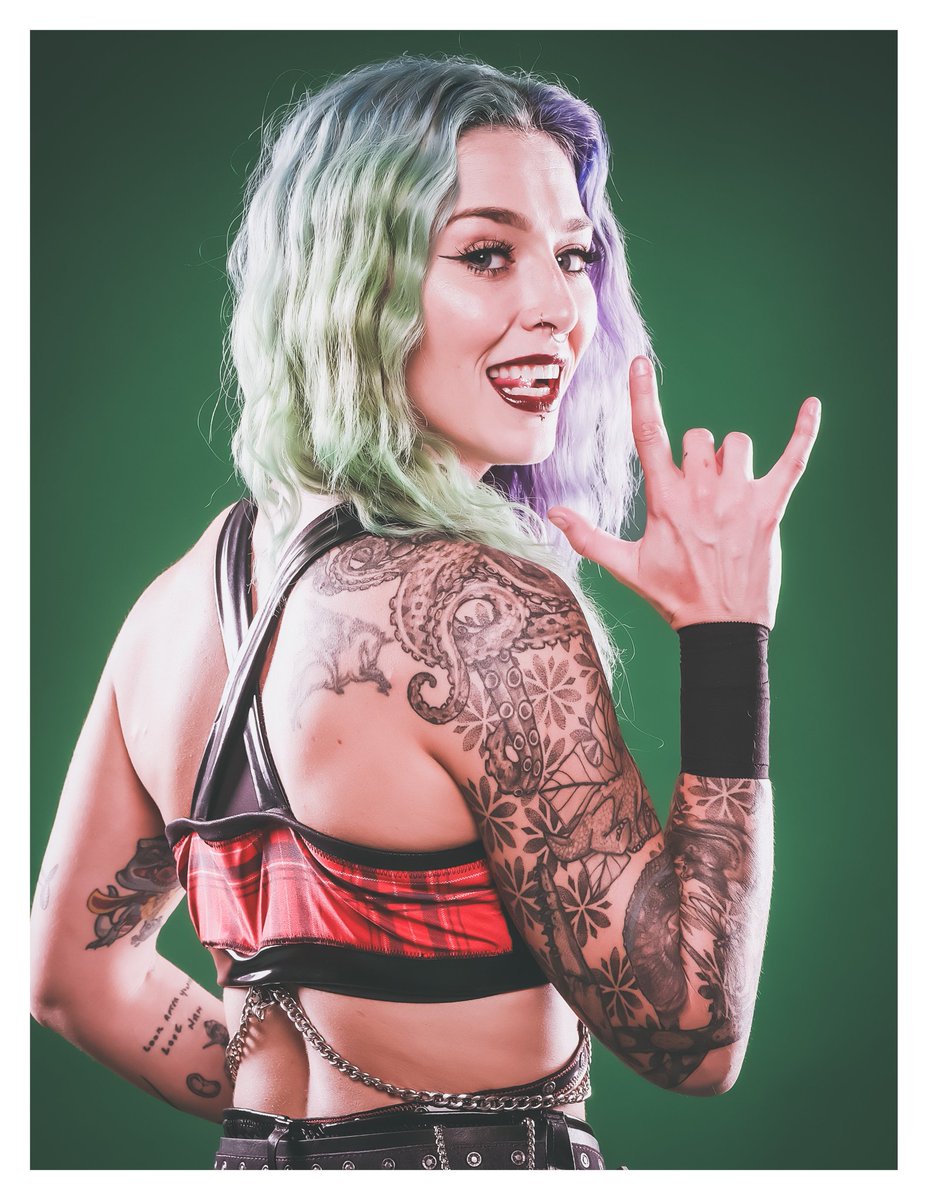 Charmander ↯ Not@NixonNewell tweet media