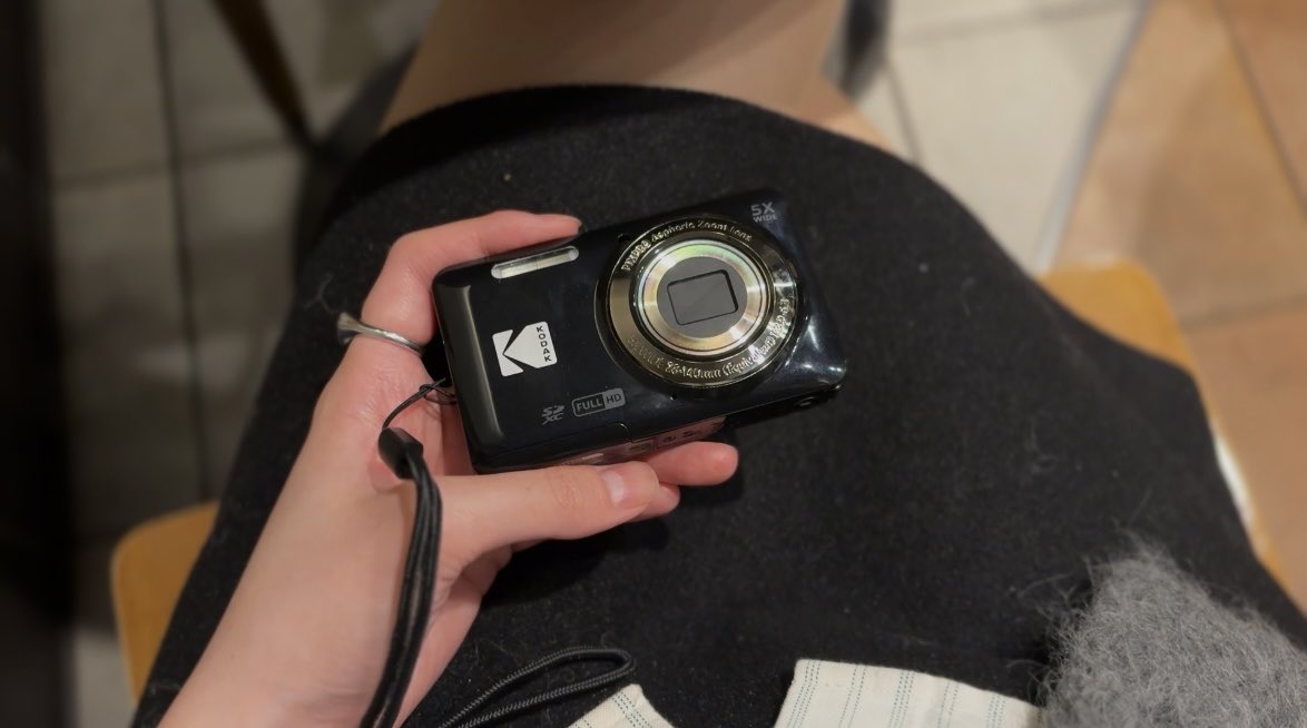 _yuu1120's tweet photo. 社会人OL、Kodak fz55を買う📷 https://t.co/8m6cNWXuTc