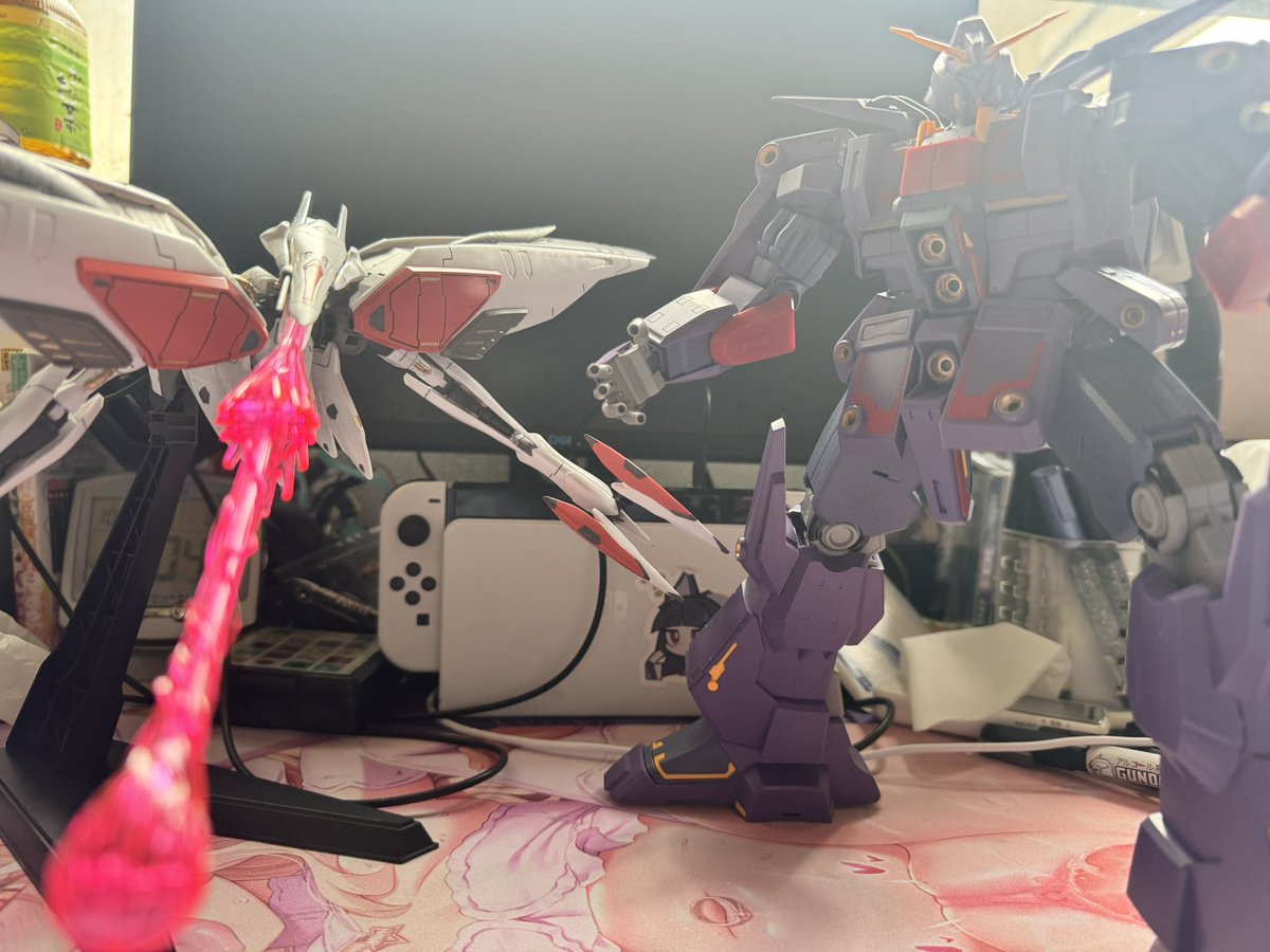 mikks_prants's tweet photo. MA ハシュマル完成〜
MAを作るのは2体目だけどやっぱこのデカさがええわ…
アニメのビーム打つ時の鳴き声が癖にくるんじゃ…
#ガンプラ #ハシュマル #hgib https://t.co/5X86DgIAPF