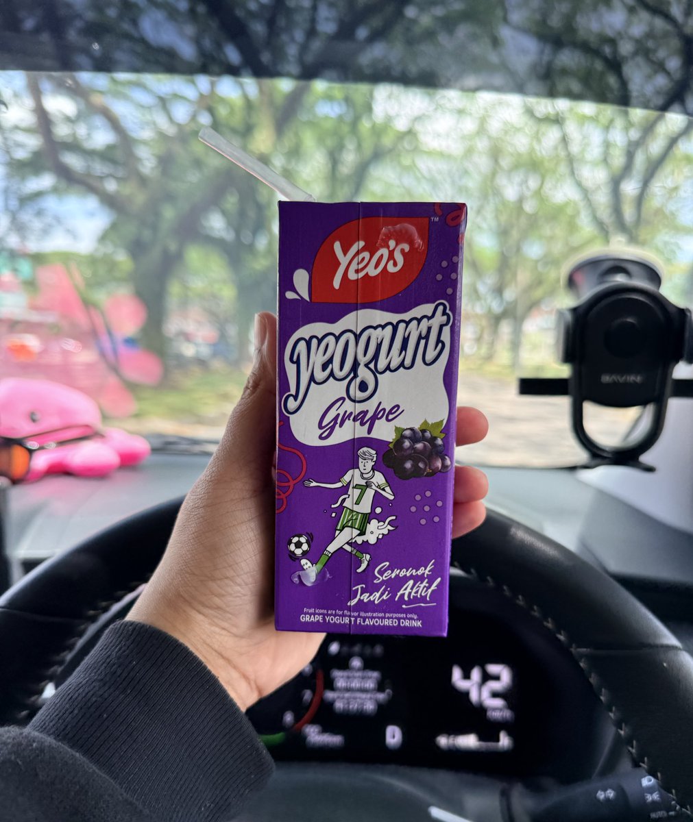 Rasa dia sedap gila 😍 dan yang best, baik untuk penghadaman juga! Yeo’s Yeogurt Grape ni memang must have kalau nak kekal aktif &amp; sihat 💜🍇. Flavour fav korang pula apa? 👀

#yeosmy #gengyeogurt #seronokjadiaktif