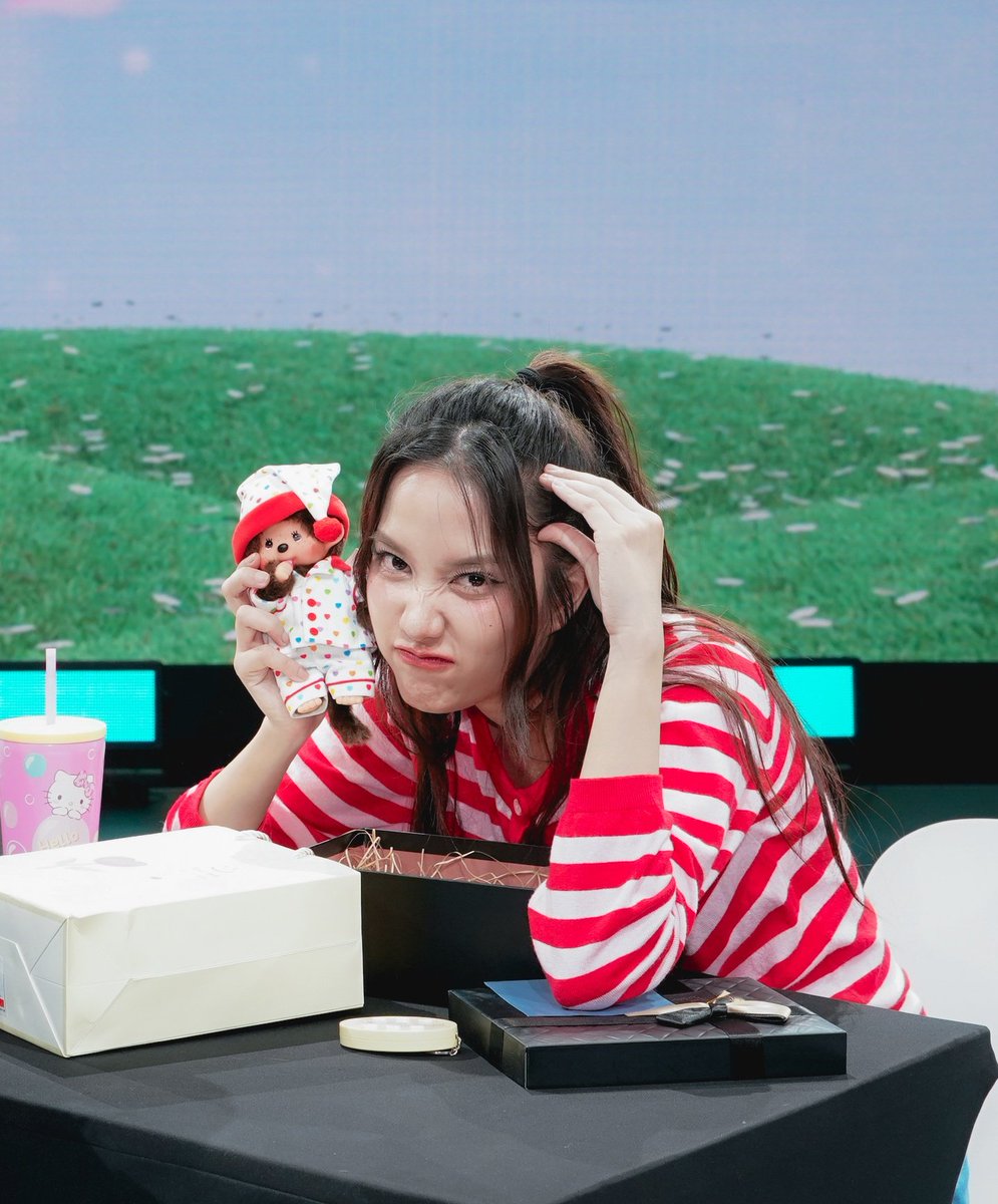 77_tinan's tweet image. Cute as hell