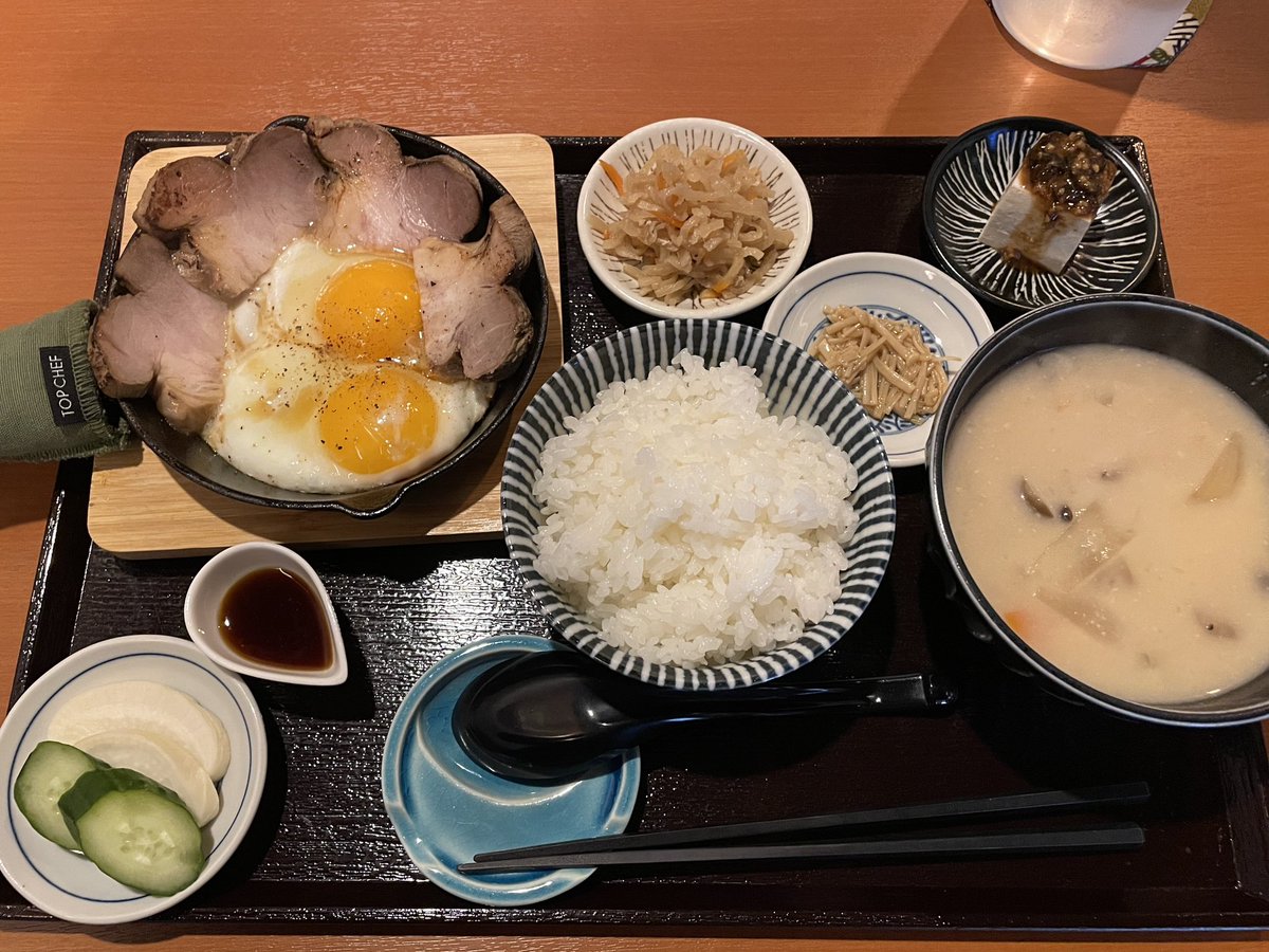 札幌市中央区南22条西9-1-2…
「チャーシューエッグセット」を食す！
美味しゅう御座いました。。。