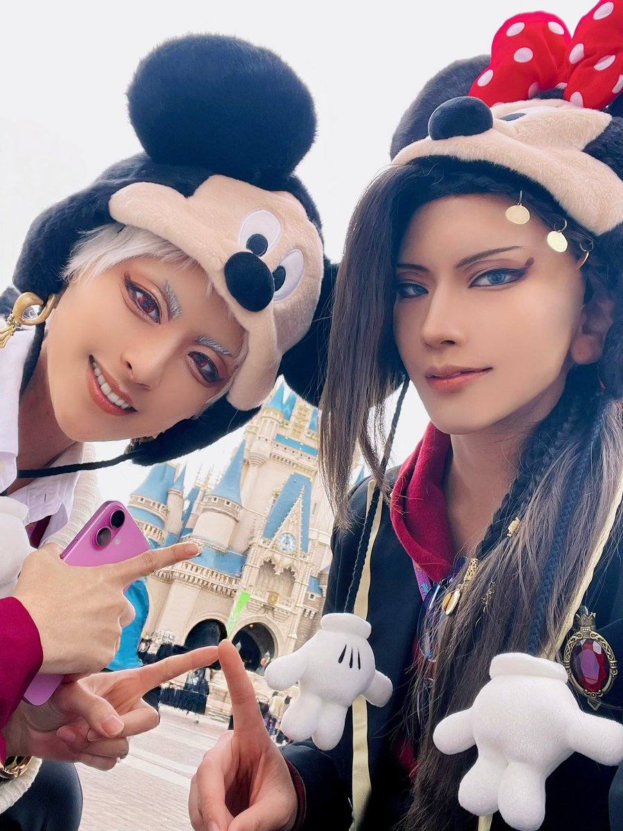 free_sgt's tweet photo. 🏰インしてる🐍🦦 https://t.co/ZiD6sw51tf