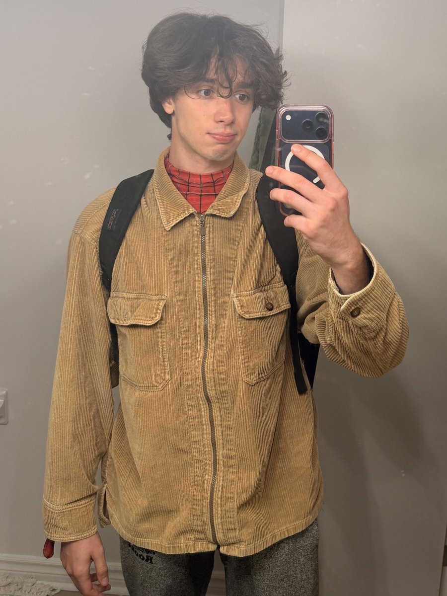 capitalspidey's tweet image. real talk how does peter parker keep his secret identity because there’s no way his suit doesn’t show through his clothes