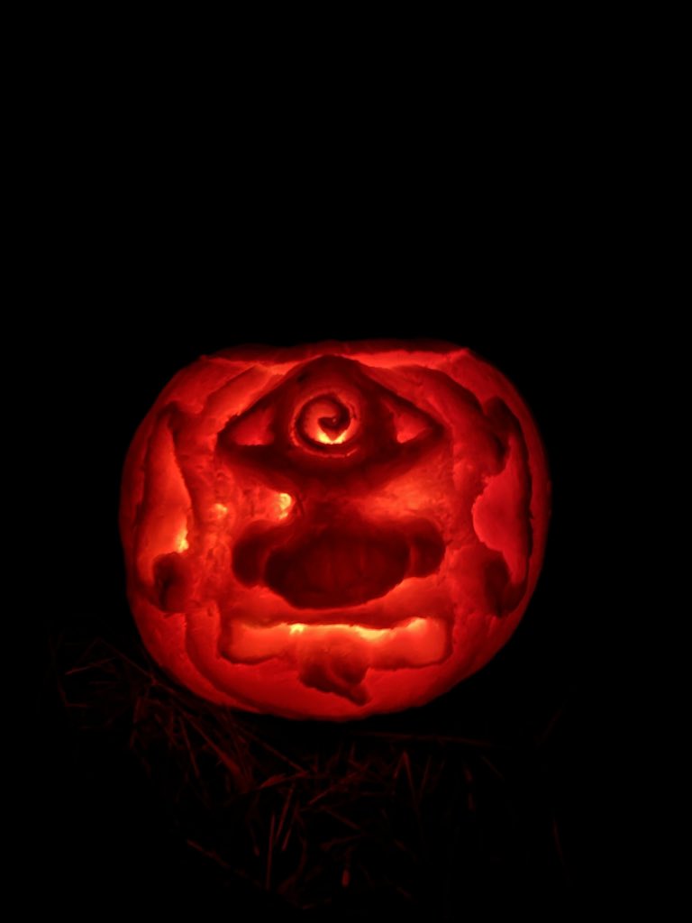 Payne_T_'s tweet photo. Pumpkin carving with a friend https://t.co/15uLyVHh0S