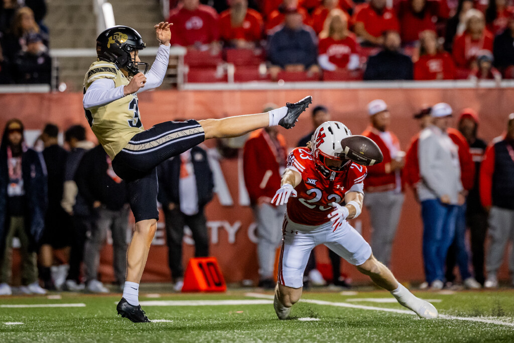 Nice shot of Jackson Bennee's blocked punt
📸: <a href="/TessCrowley13/">Tess Crowley</a>, Deseret News