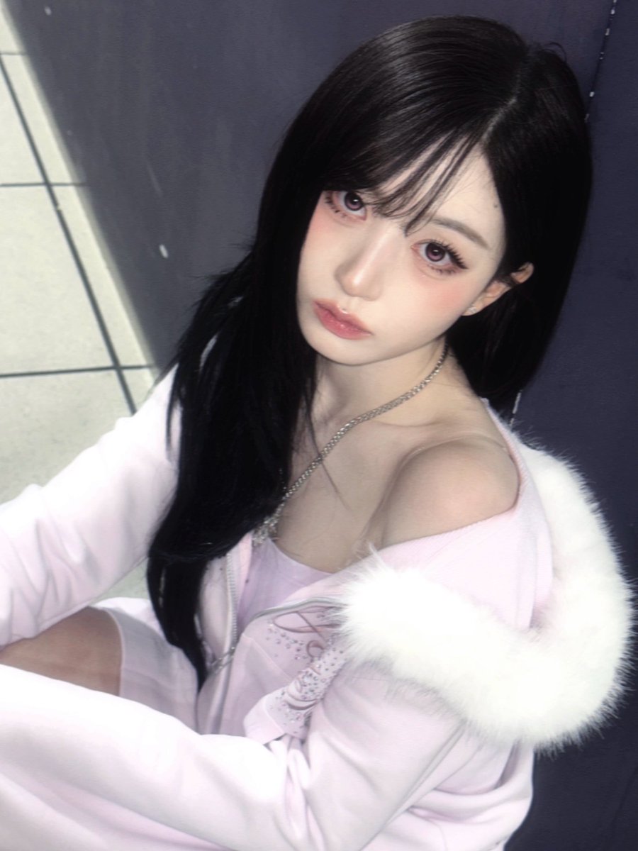 WE_NMIXX's tweet image. 🕶️💕

#NMIXX #엔믹스 
#해원 #HAEWON