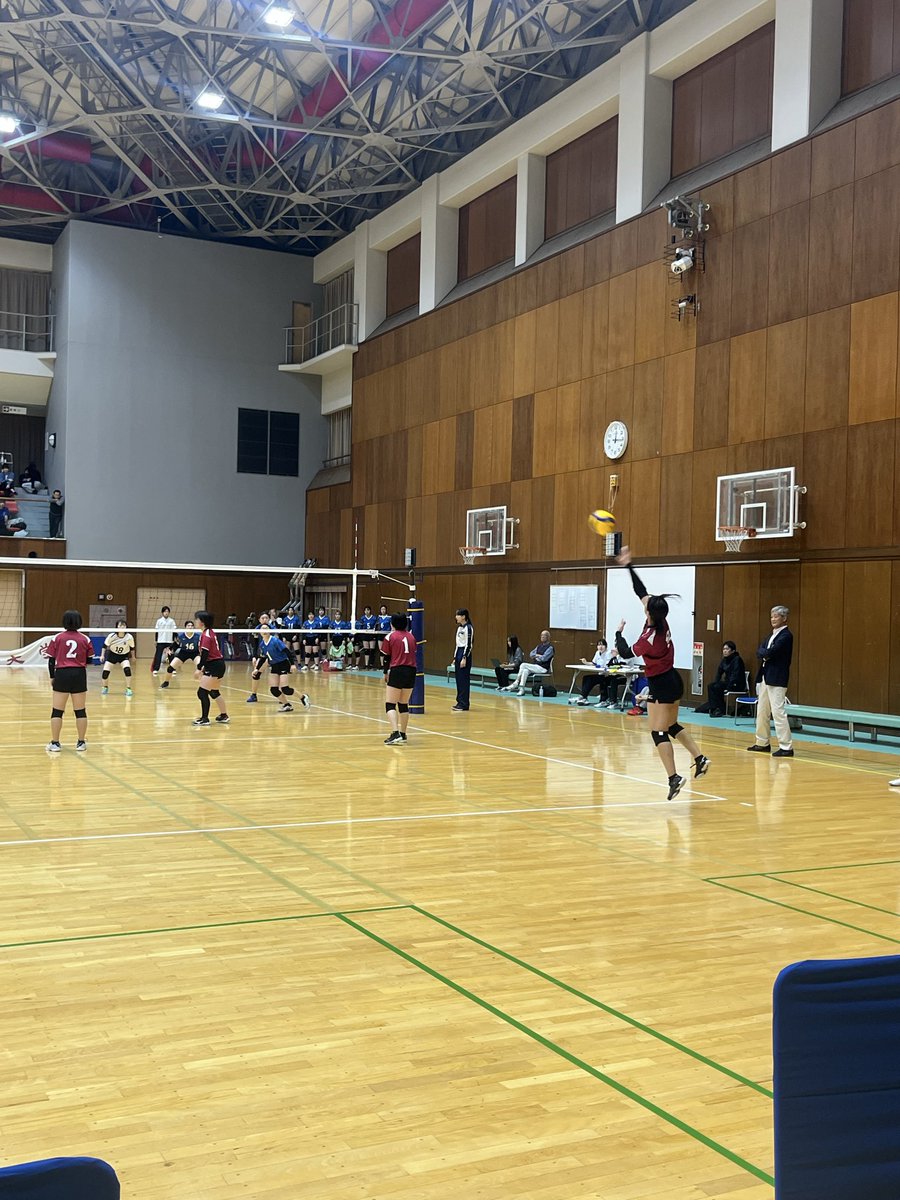 tokai_vb's tweet image. 【2025年度 東海秋季女子リーグ戦 入替戦】
AorBorCorDコート第2試合
南山大学(2部7位)vs静岡大学(3部2位)
25-16
24-26
25-13
25-19
セットカウント3-1
南山大学の勝利です!
南山大学 2部残留
静岡大学 3部残留