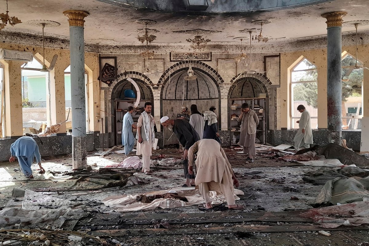 📜 TODAY IN HISTORY | Oct 26, 2012

A suicide bomber struck the Eid Gah mosque in Maymana, capital of Faryab province, northern Afghanistan, killing at least 41 people and injuring more than 50 as worshippers gathered for the Eid al-Adha holiday.

#Afghanistan #MosqueBombing