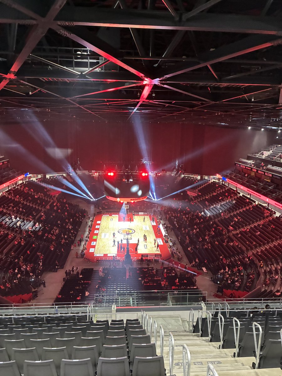 0hkun1's tweet photo. IGアリーナの一番上に来てみましたBリーグの発展すごいね🏀 https://t.co/6qeyA7vPKu