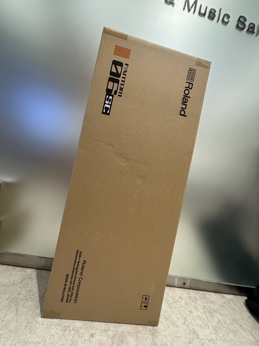 shima_nishiarai's tweet image. みなさんこんにちは！
長期入荷待ちだった『FANTOM-06-SC』が入荷しました！
即納品は1台ですので、お早めに！
お取置きも可能ですので、お問い合わせお待ちしております！

#Roland #FANTOM #シンセサイザー
